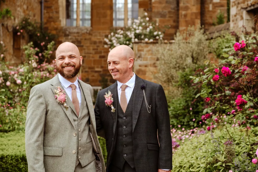 Cotswolds micro wedding in Broughton Castle and Banbury register office